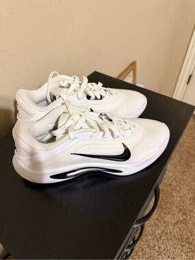 Nike A’jaWilson White Athletic Sneakers with Black Swoosh. NWOT 7W/5.5Y